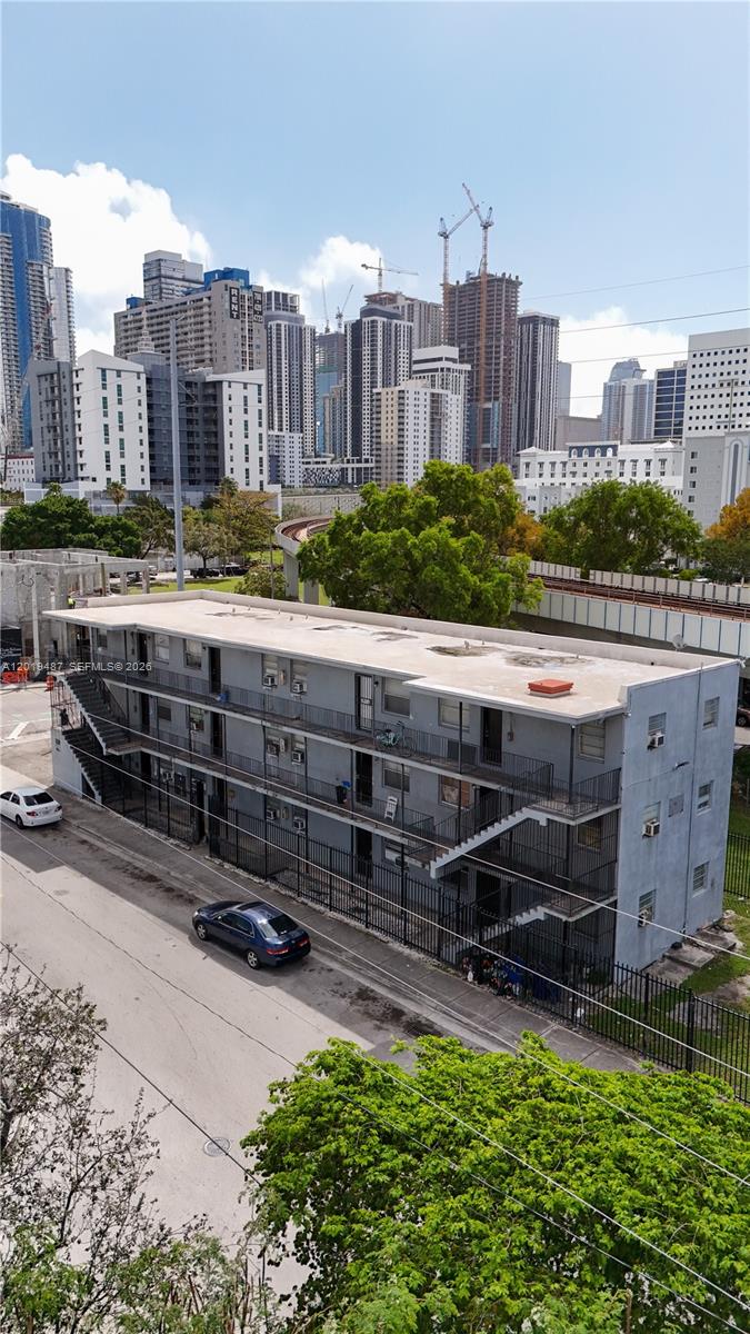 220 NW 11th Terrace