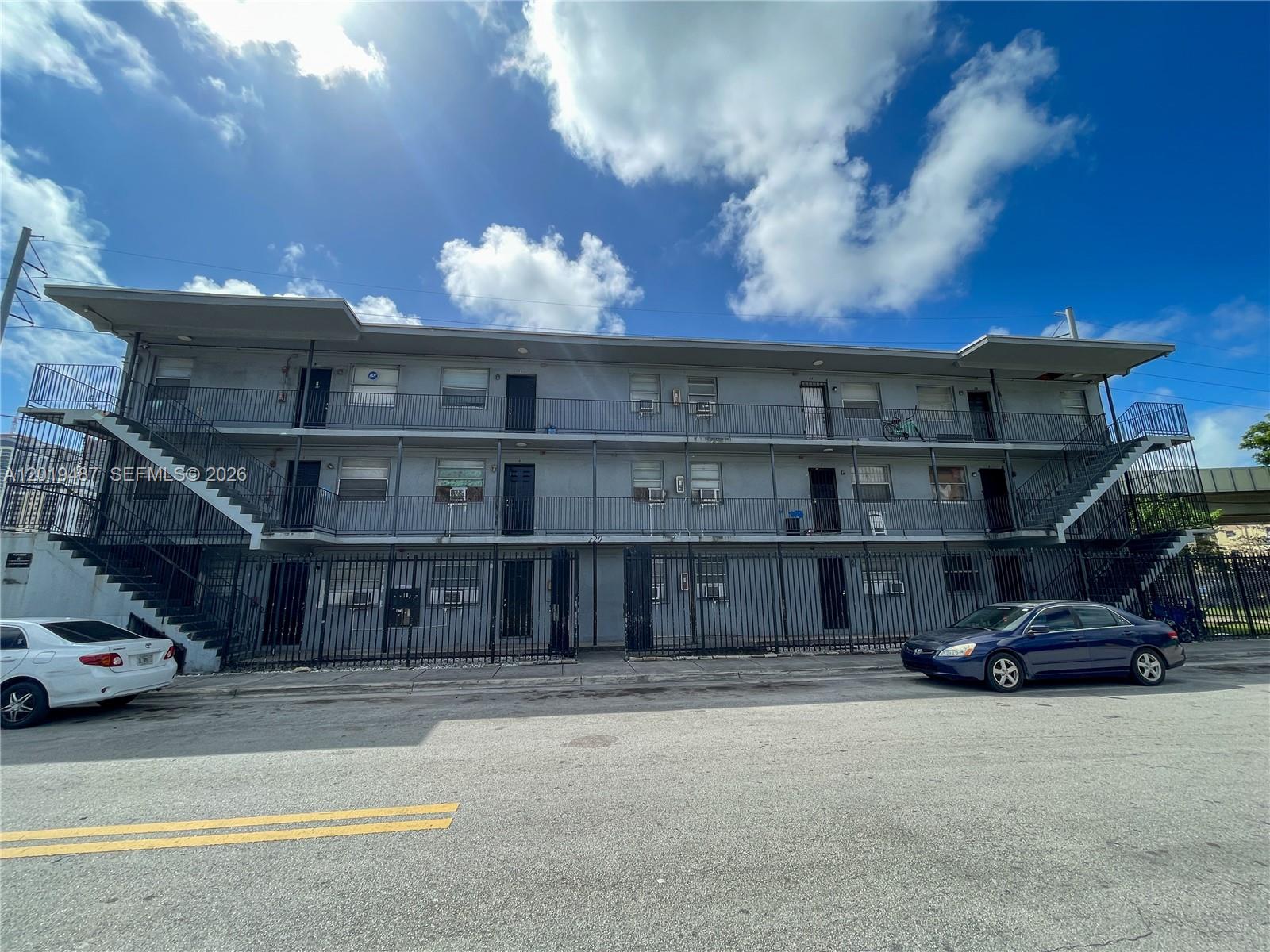 220 NW 11th Terrace