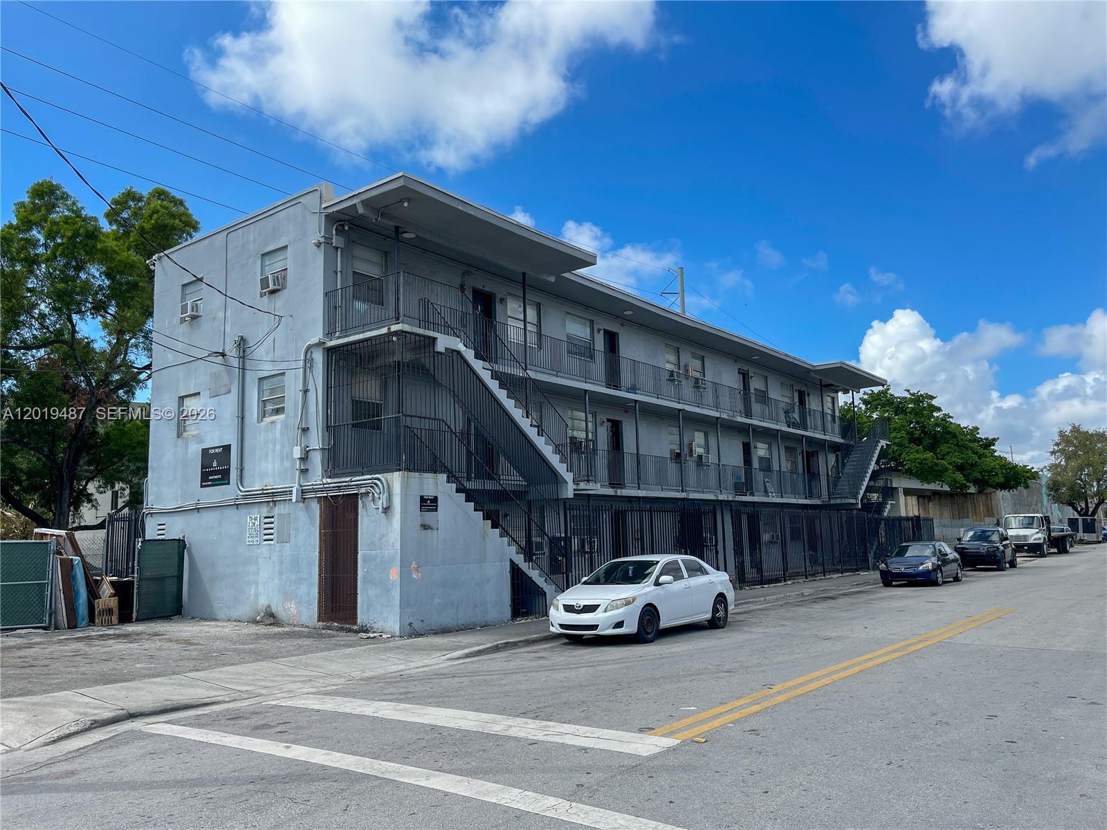 220 NW 11th Terrace