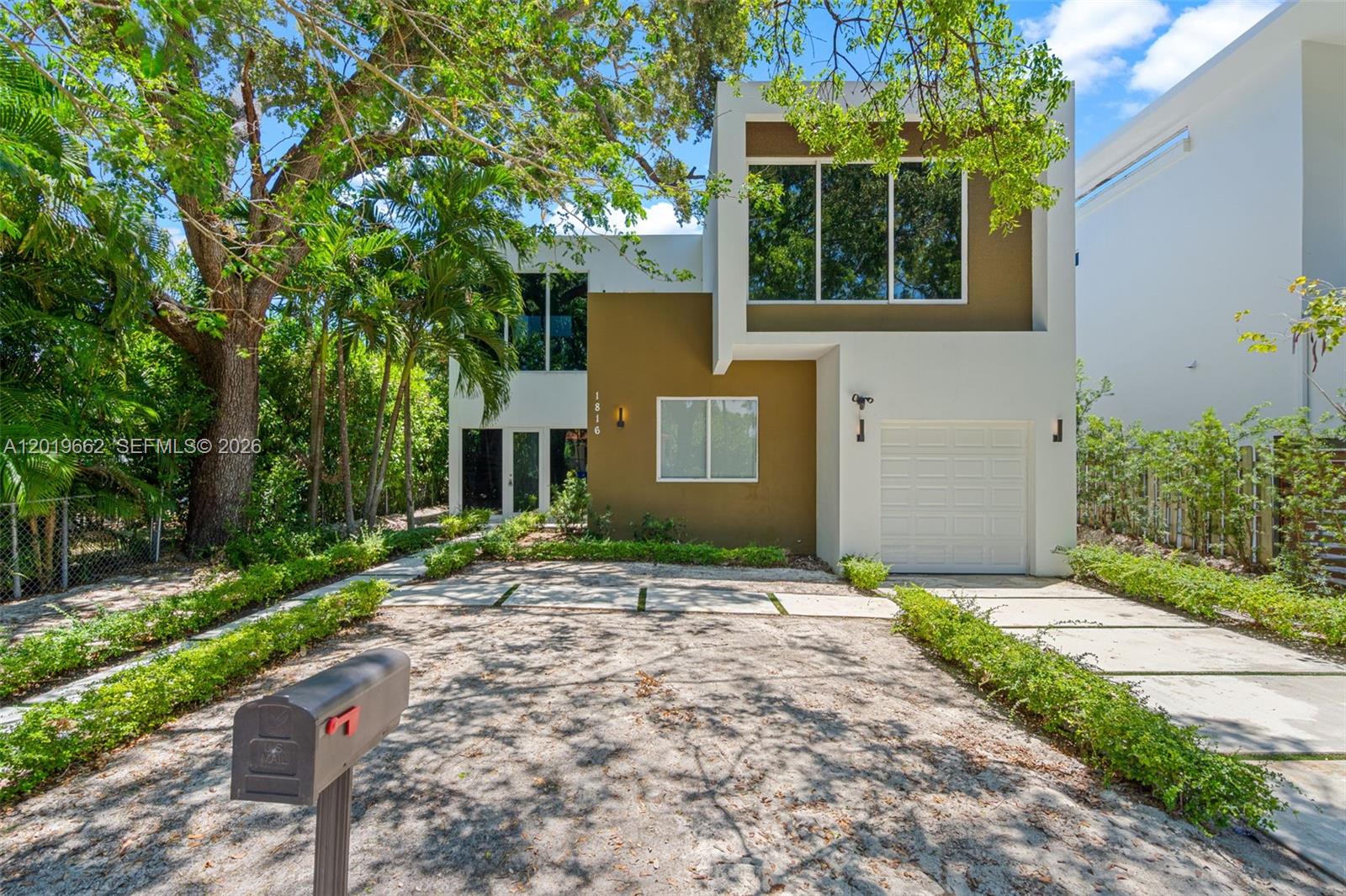 1816 SW 23rd Street