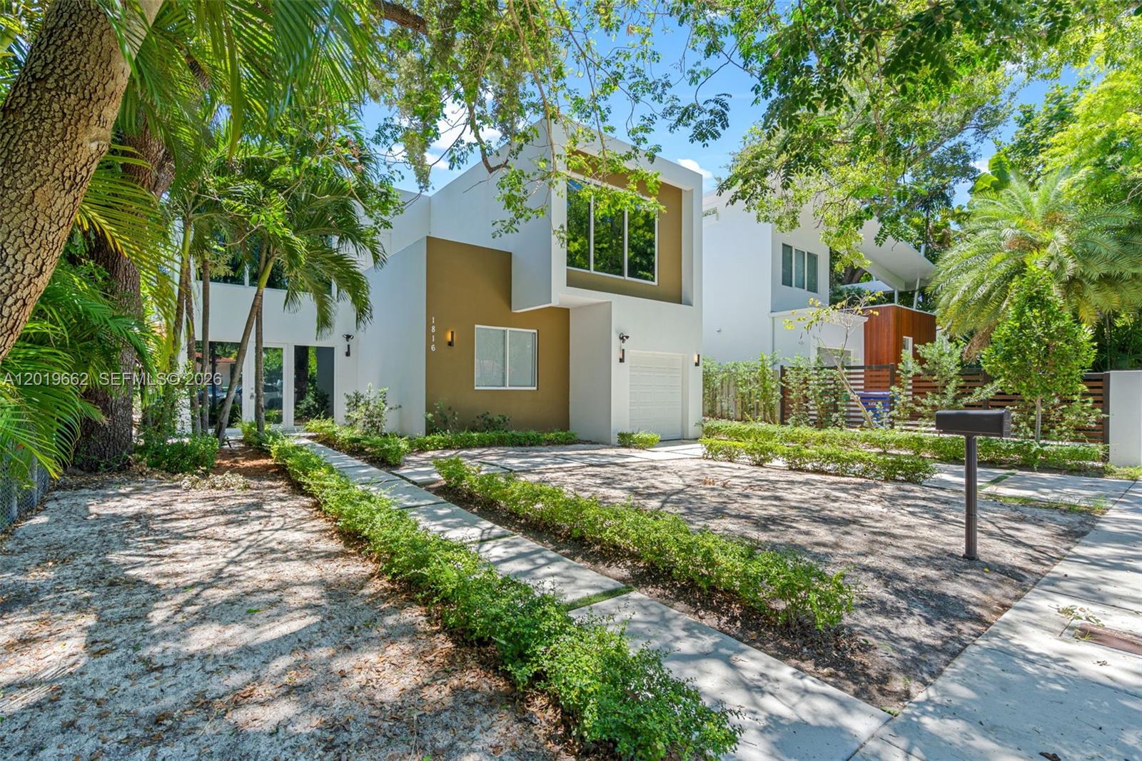 1816 SW 23rd Street