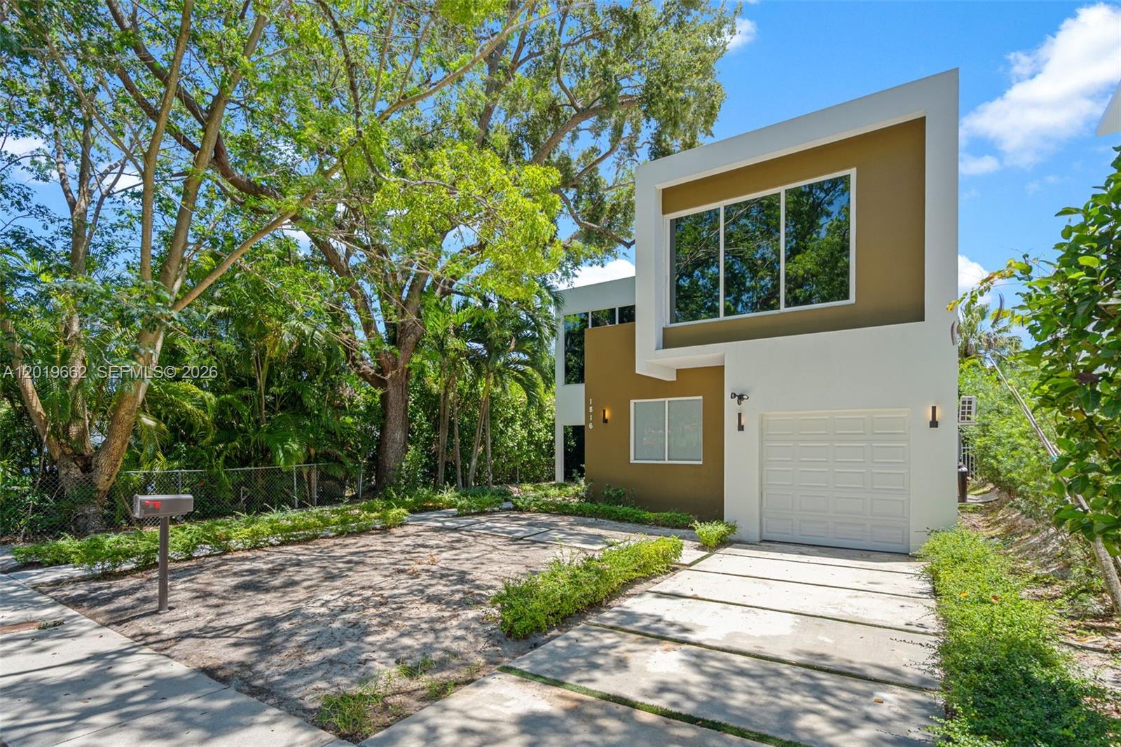 1816 SW 23rd Street