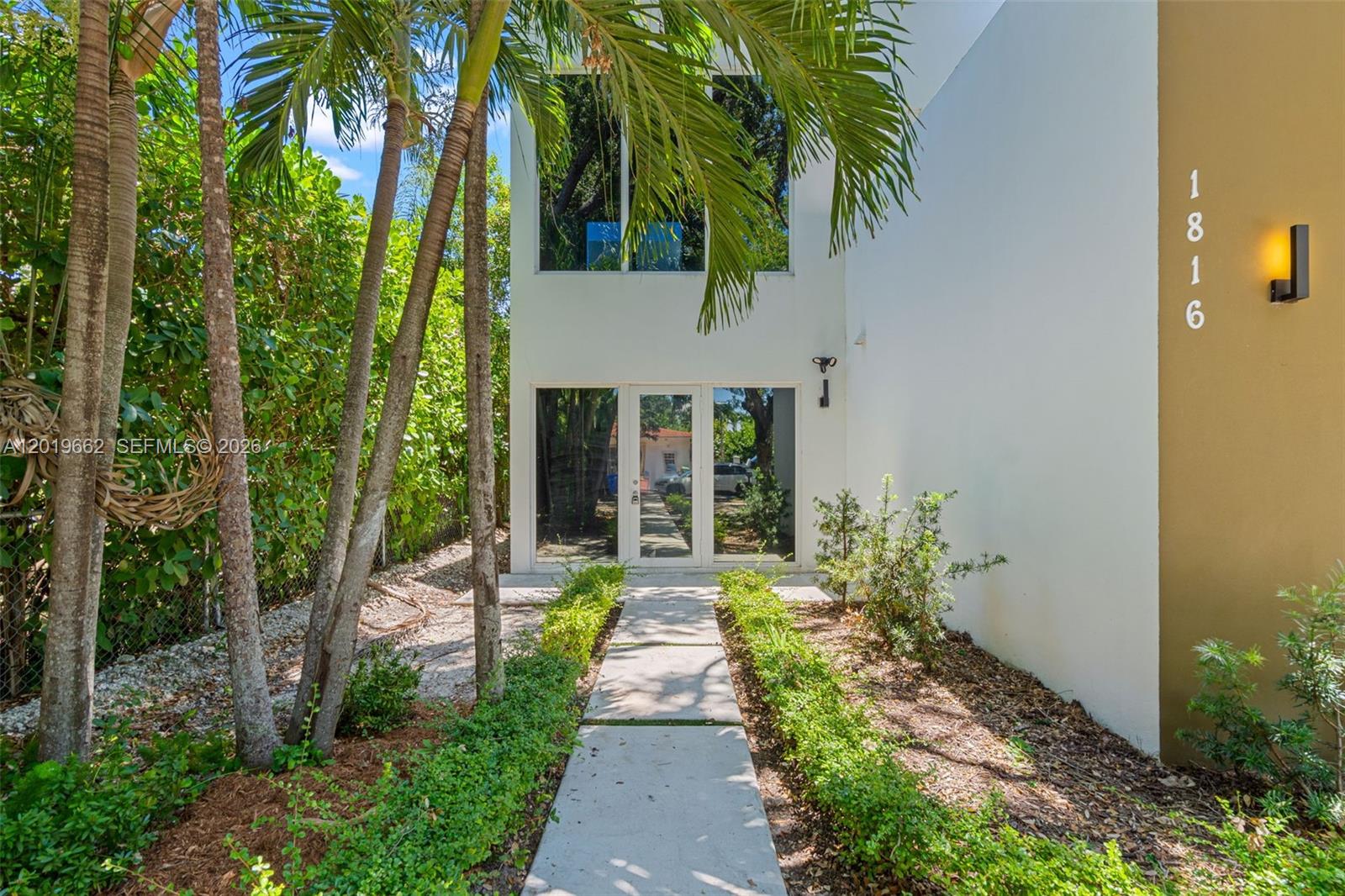 1816 SW 23rd Street