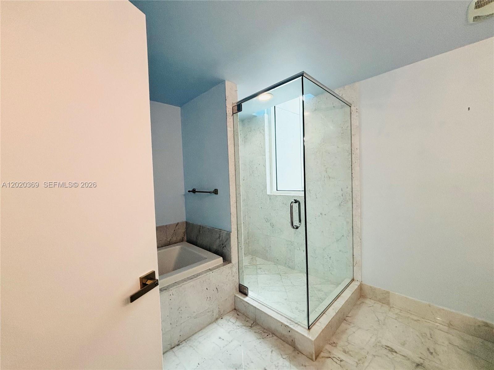 253 NE 2nd Street