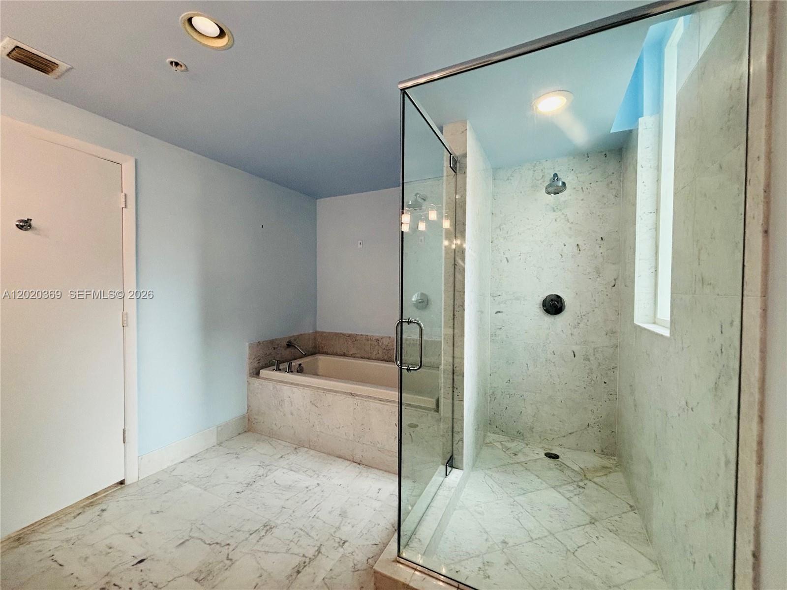 253 NE 2nd Street