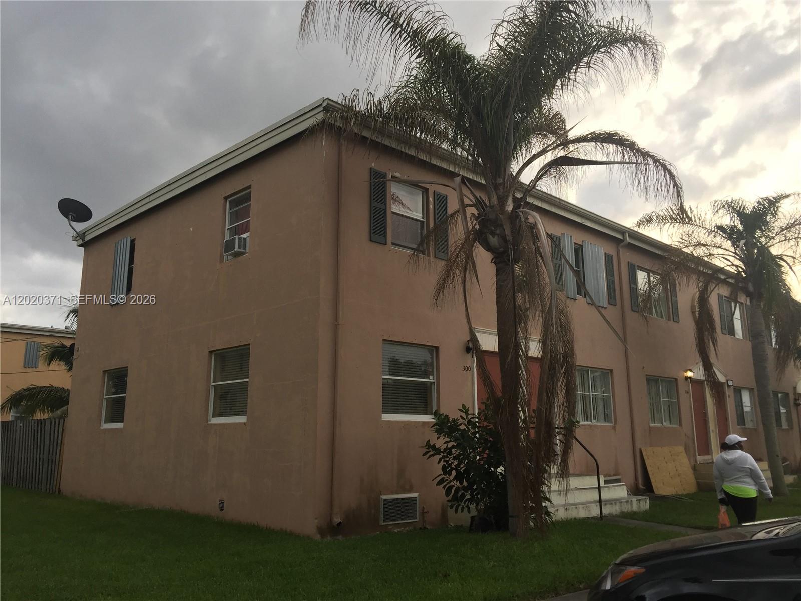 300 NW 84th Terrace