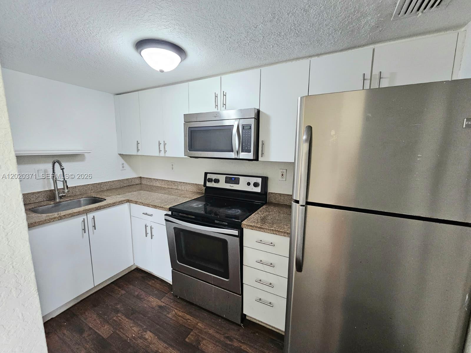 300 NW 84th Terrace