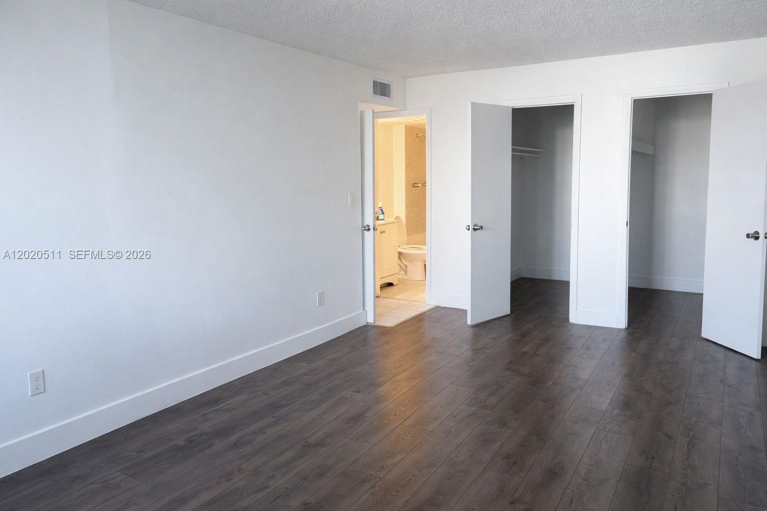 496 NW 165th
