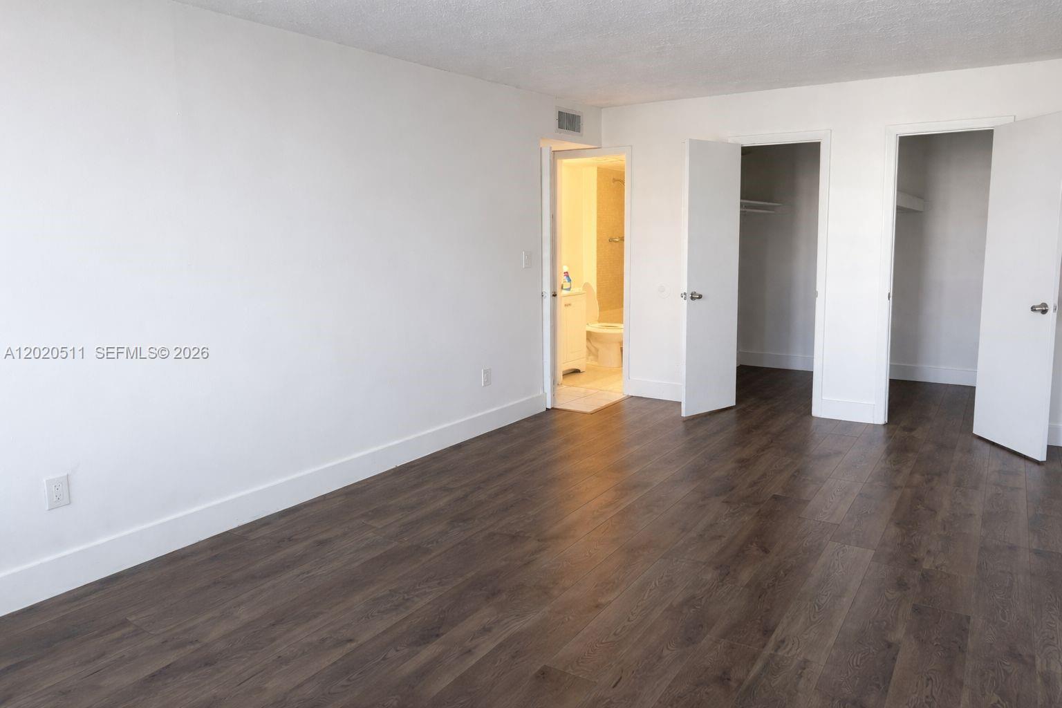 496 NW 165th