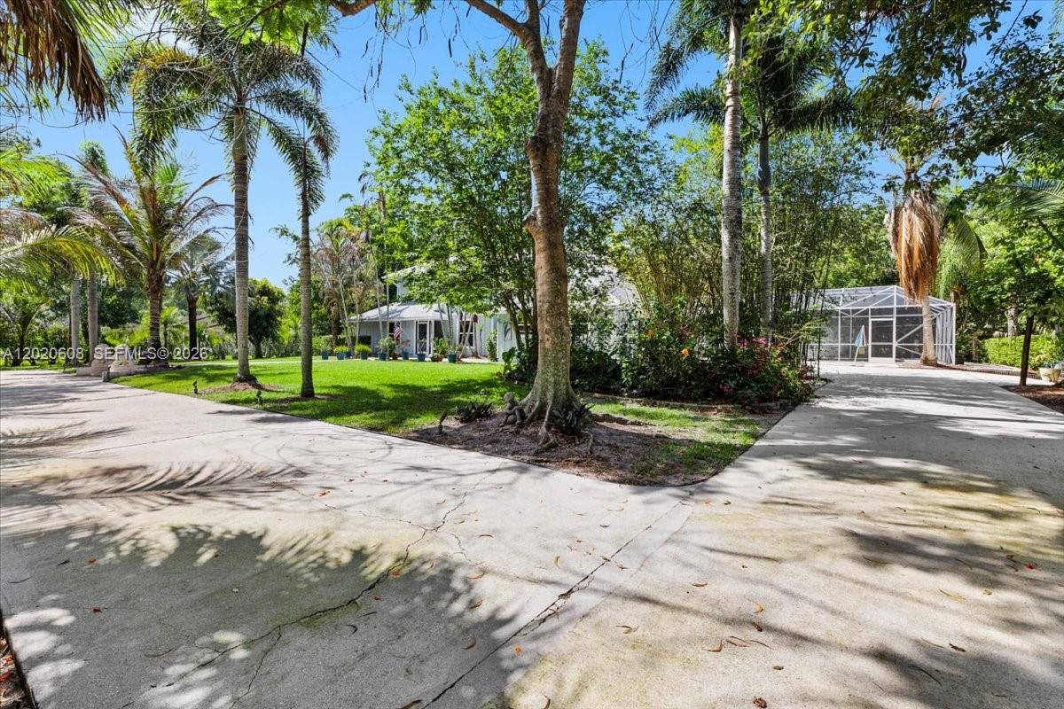 10767 N 153rd Court