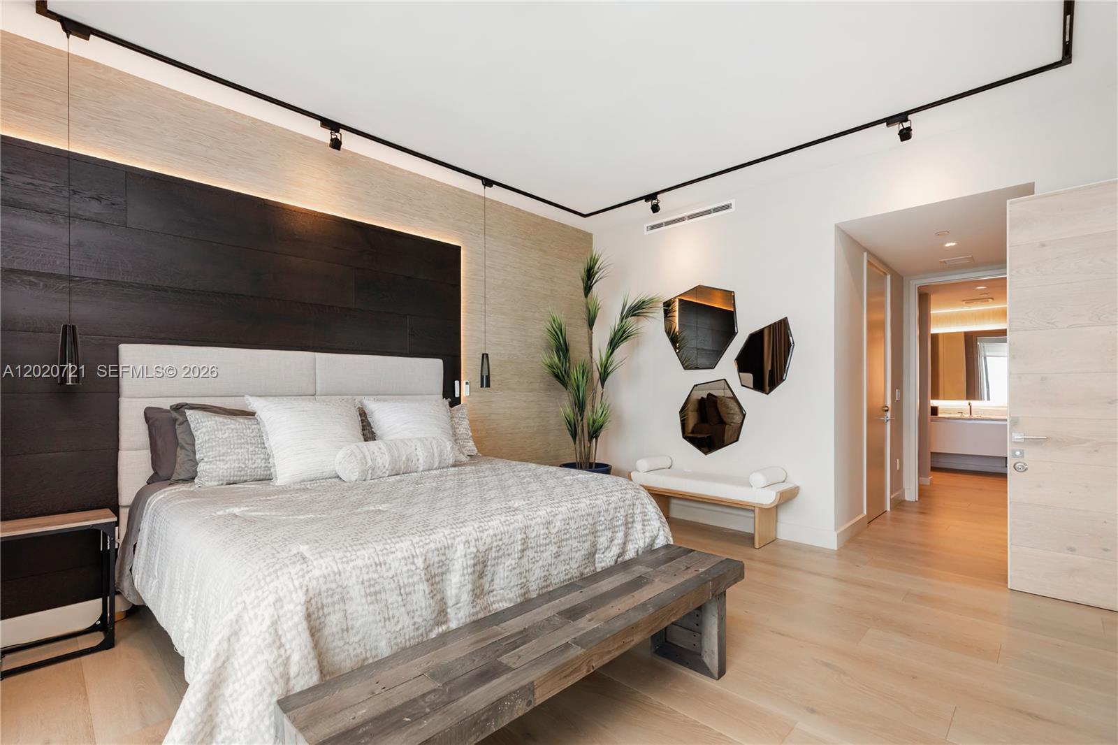 700 NE 26th Terrace