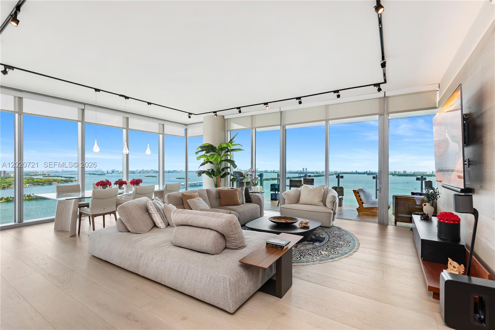 700 NE 26th Terrace