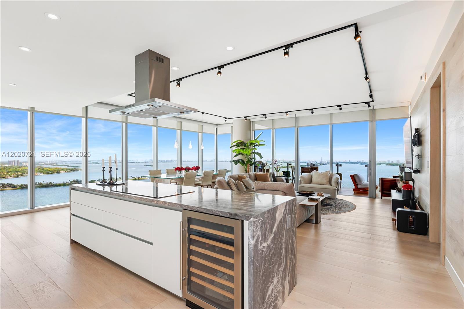 700 NE 26th Terrace