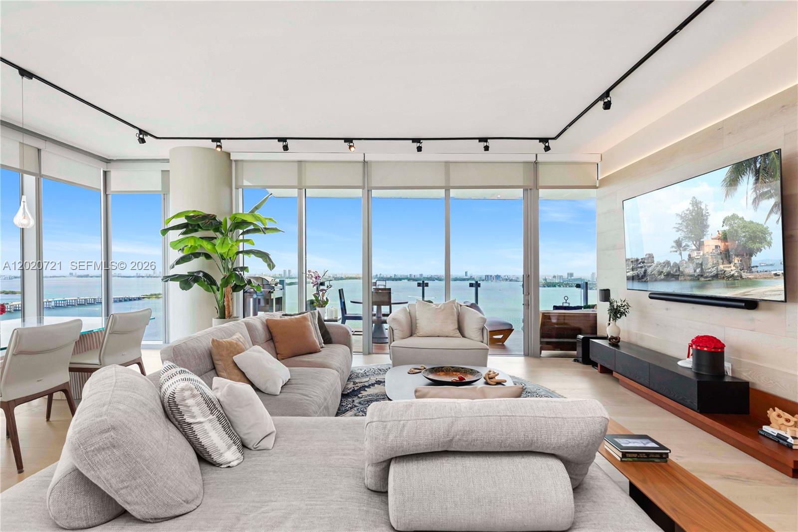 700 NE 26th Terrace