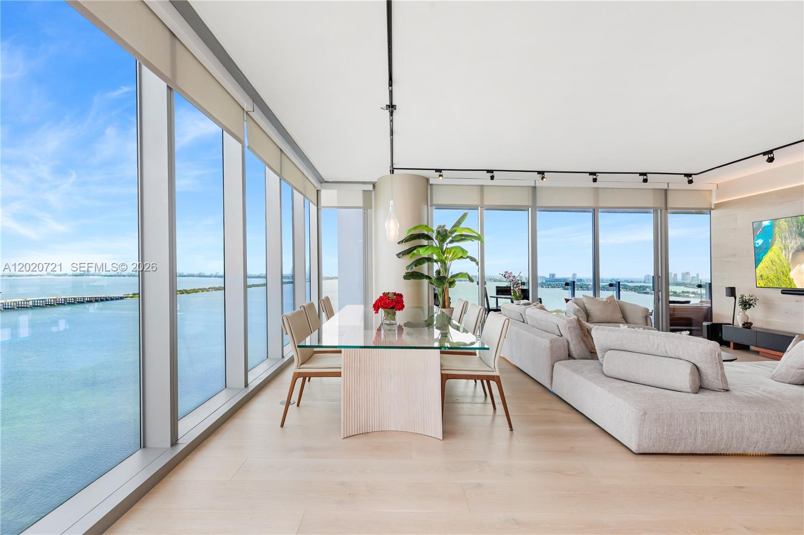 700 NE 26th Terrace