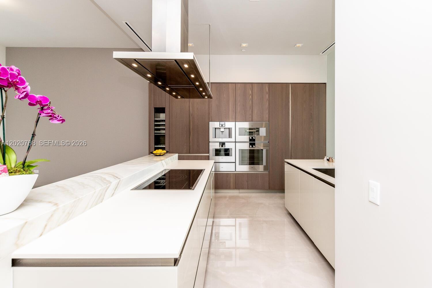 18501 E Collins