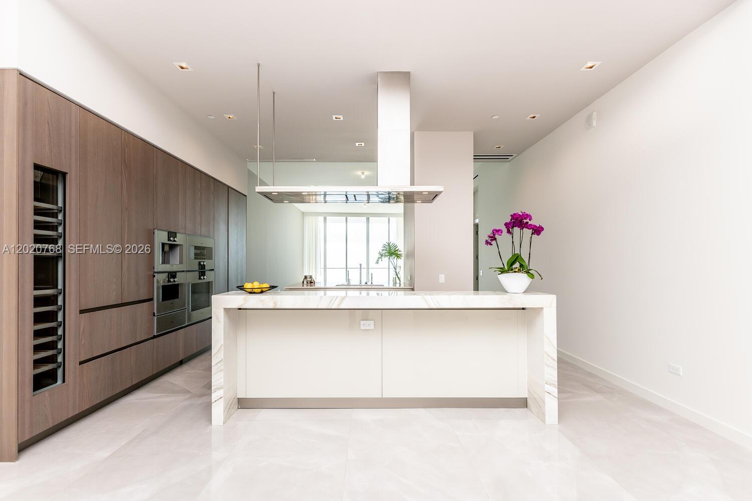18501 E Collins