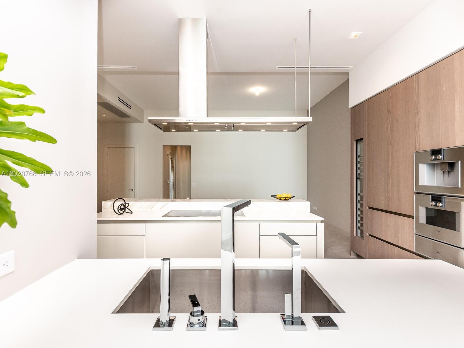 18501 E Collins
