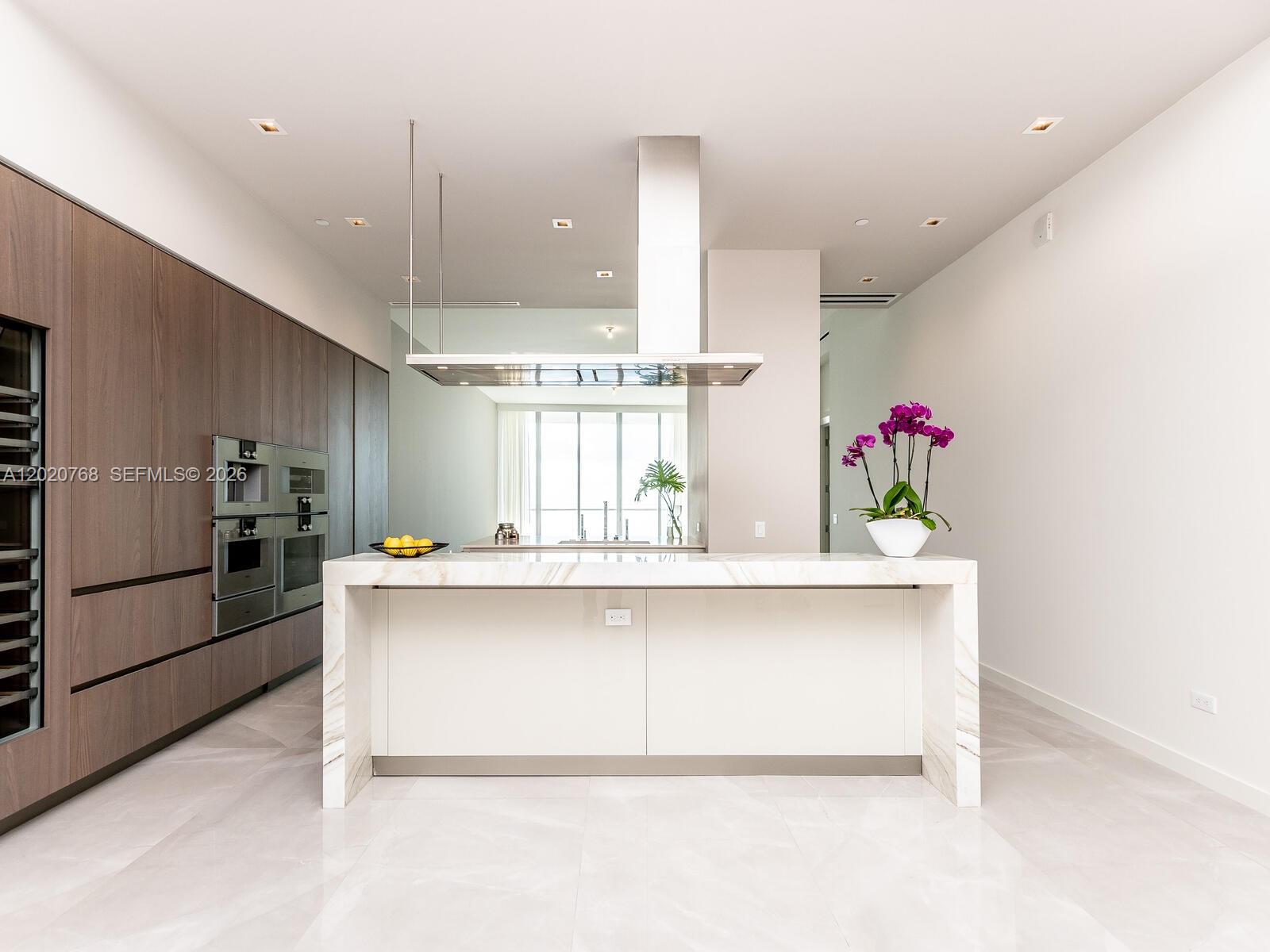 18501 E Collins
