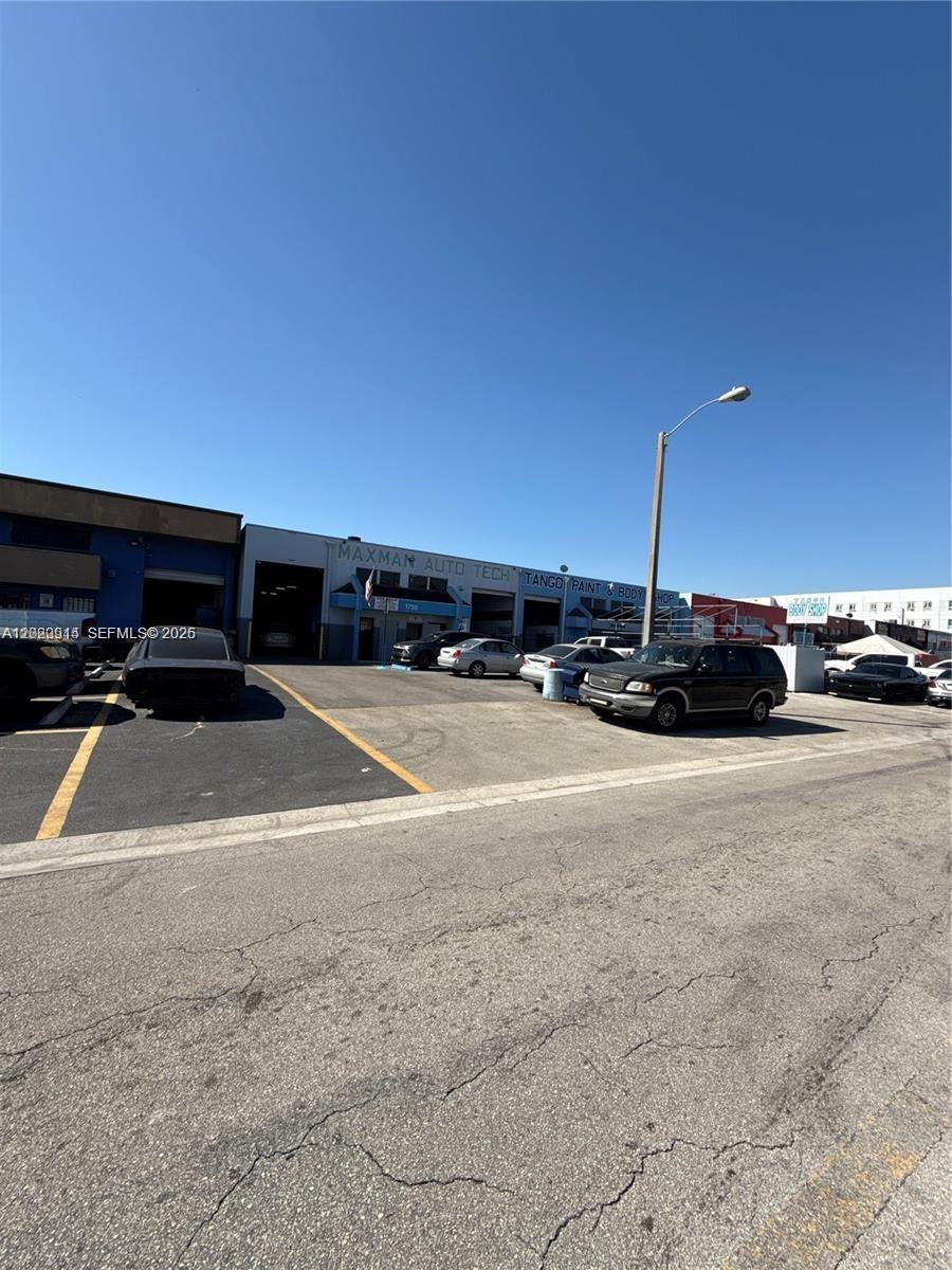 1750 W 41st Street