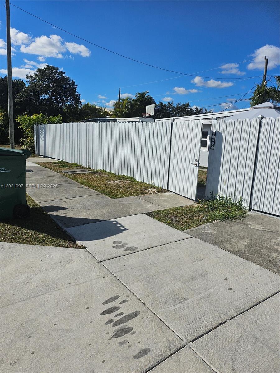 528 NW 10th Street