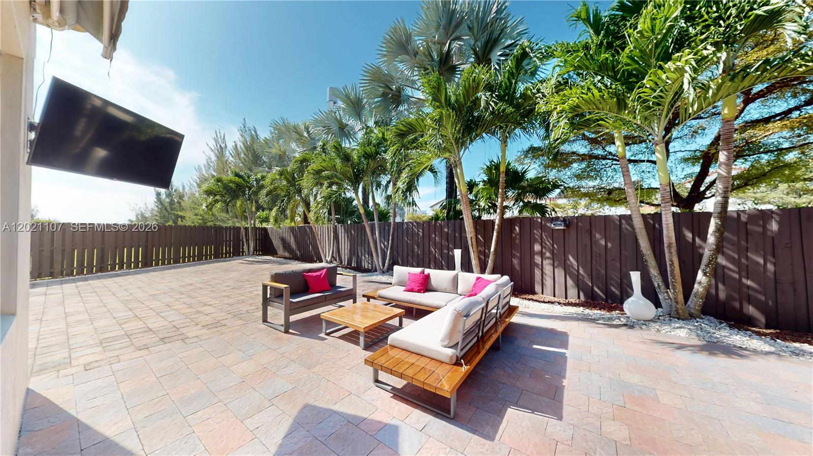 8610 NW 101st Place gallery image #34