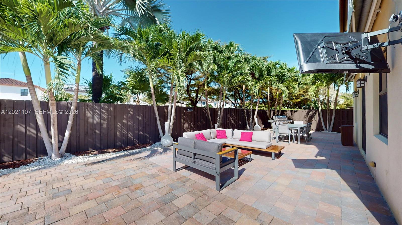 8610 NW 101st Place gallery image #40