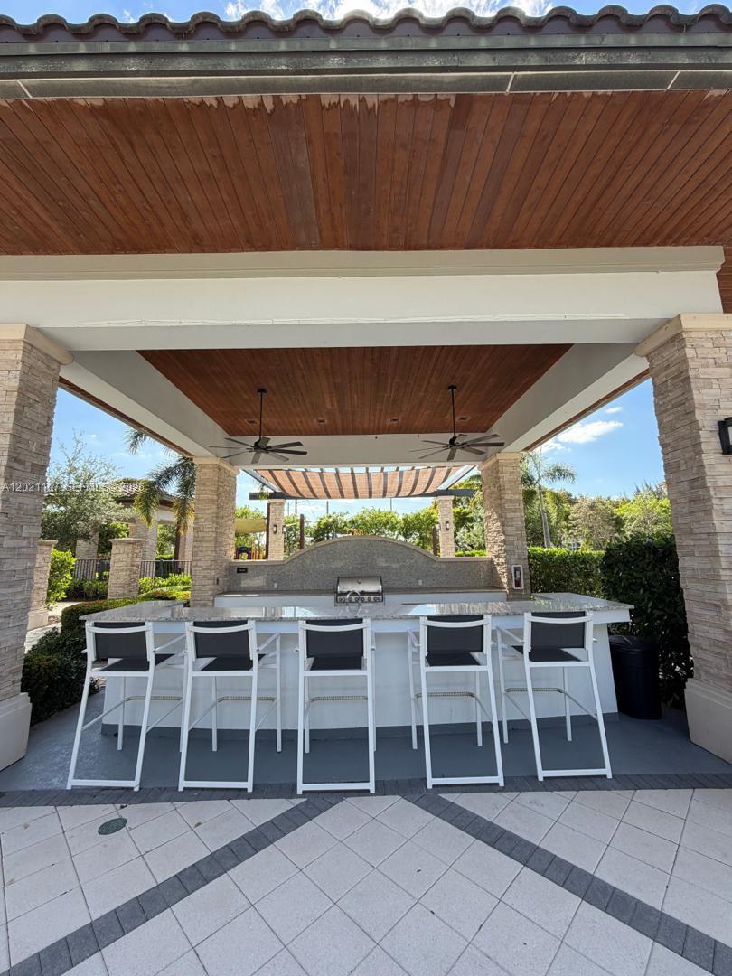 8610 NW 101st Place gallery image #46