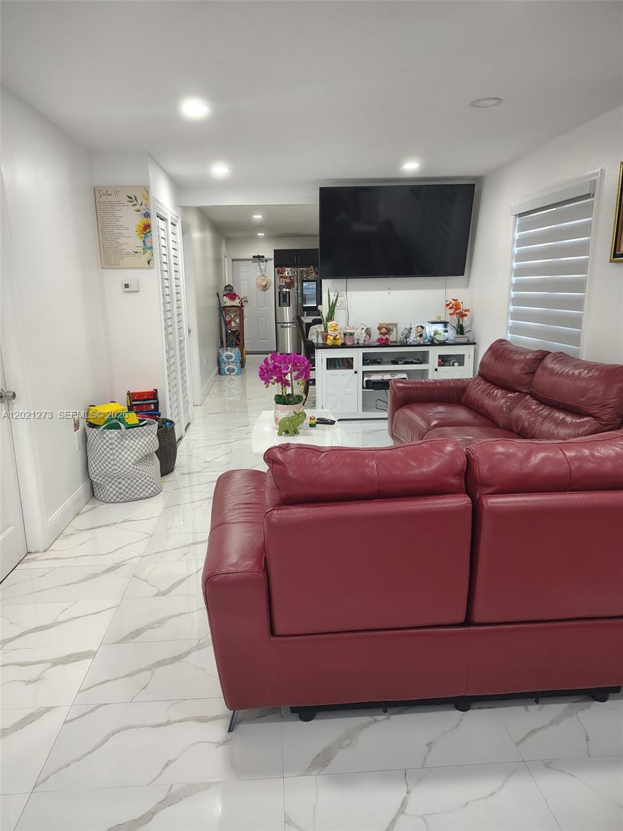 320 NW 2nd Street