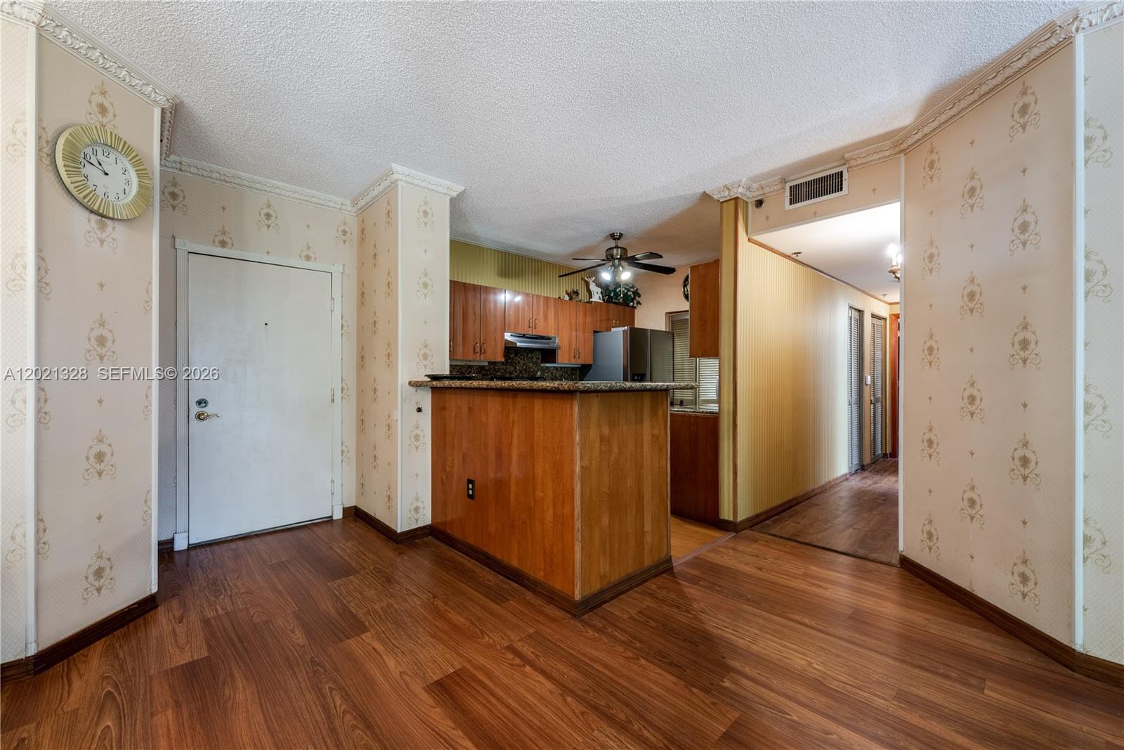 19601 E Country Club Drive