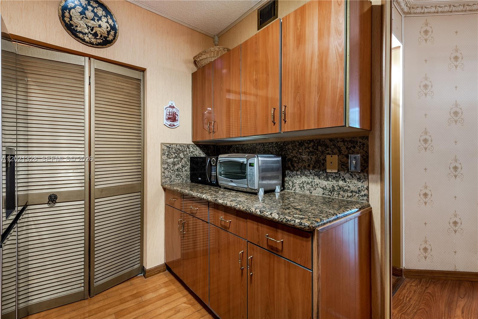 19601 E Country Club Drive