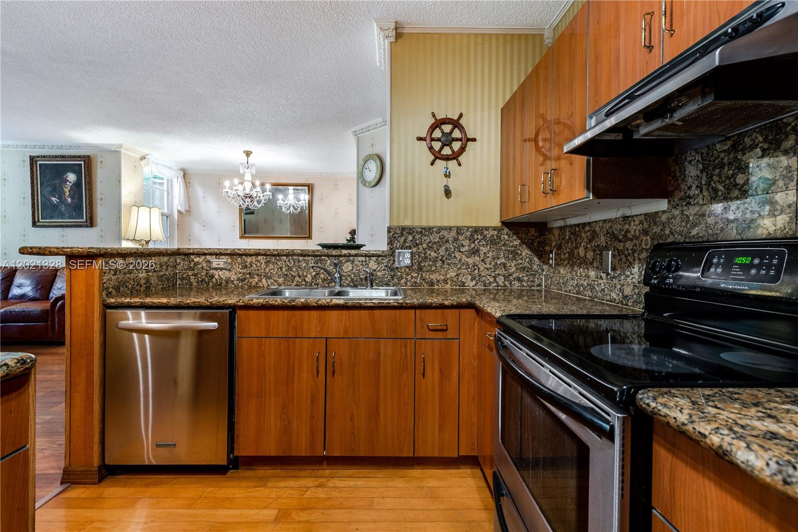 19601 E Country Club Drive