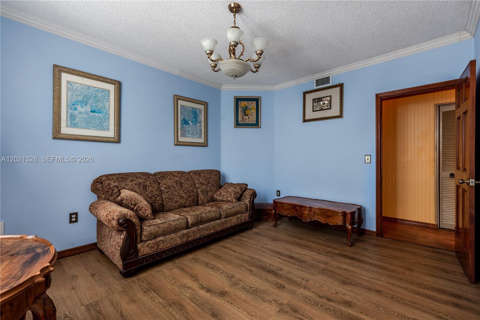 19601 E Country Club Drive