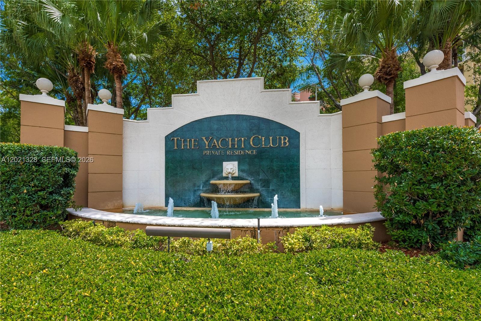 19601 E Country Club Drive