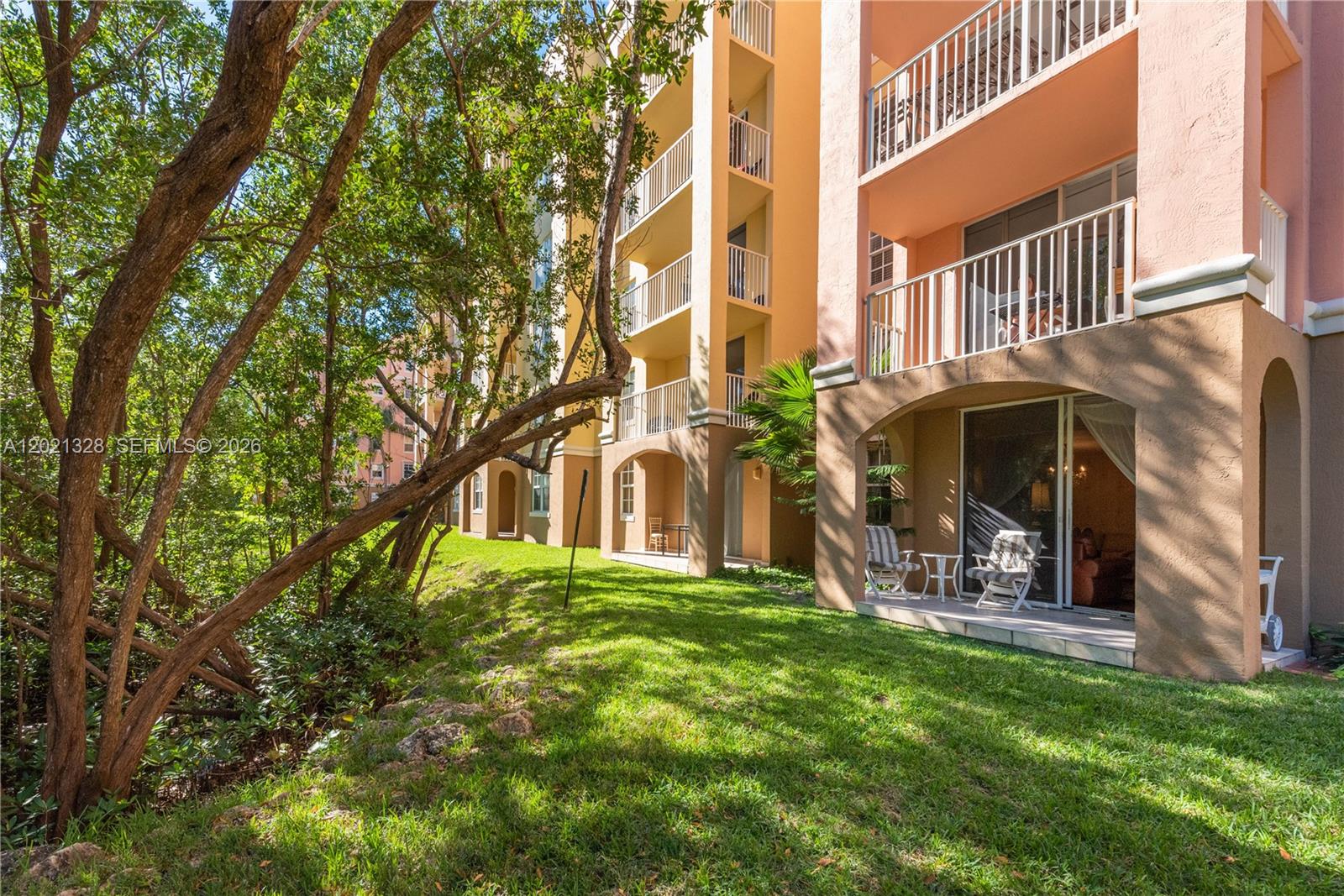 19601 E Country Club Drive