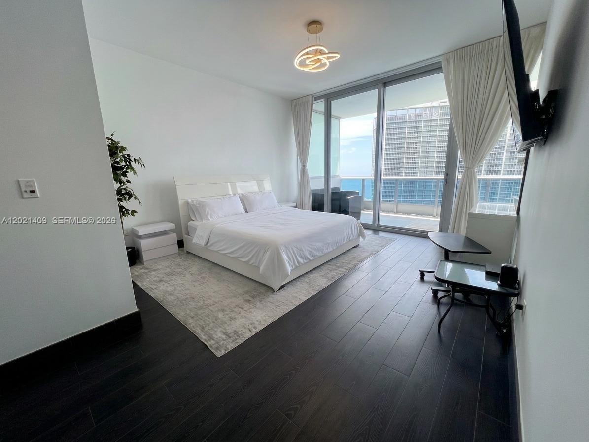 200 Biscayne Boulevard Way