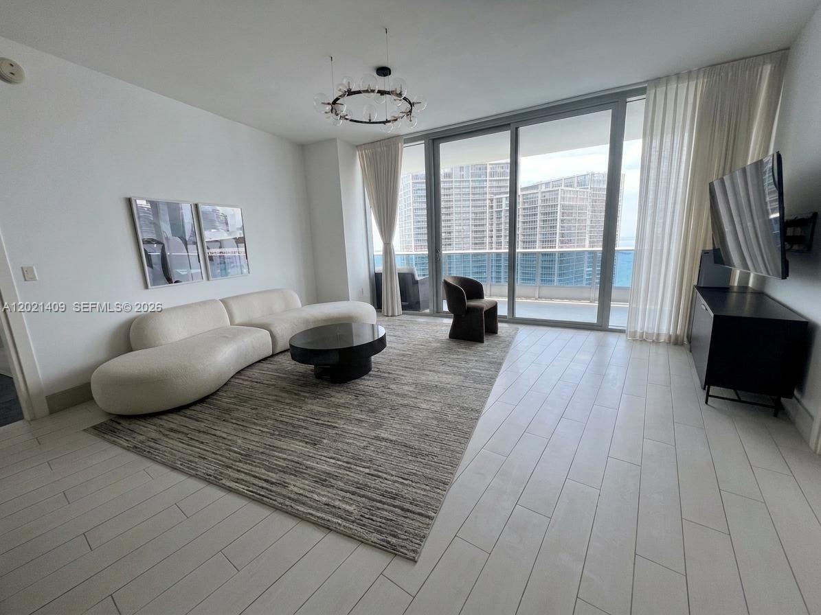 200 Biscayne Boulevard Way