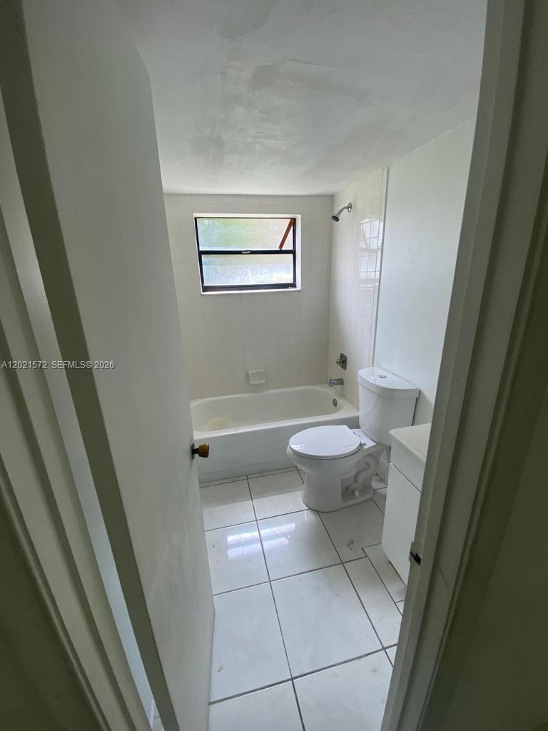 2715 W 66th Street