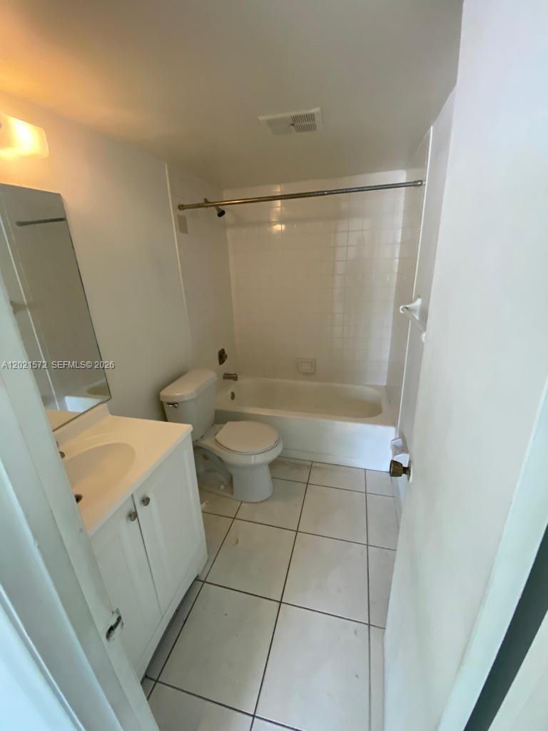 2715 W 66th Street