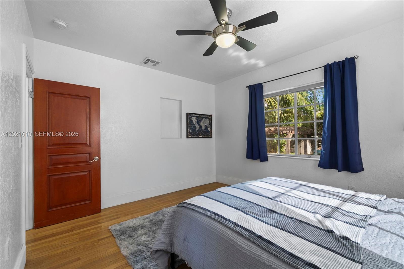 555 NE 73rd Street