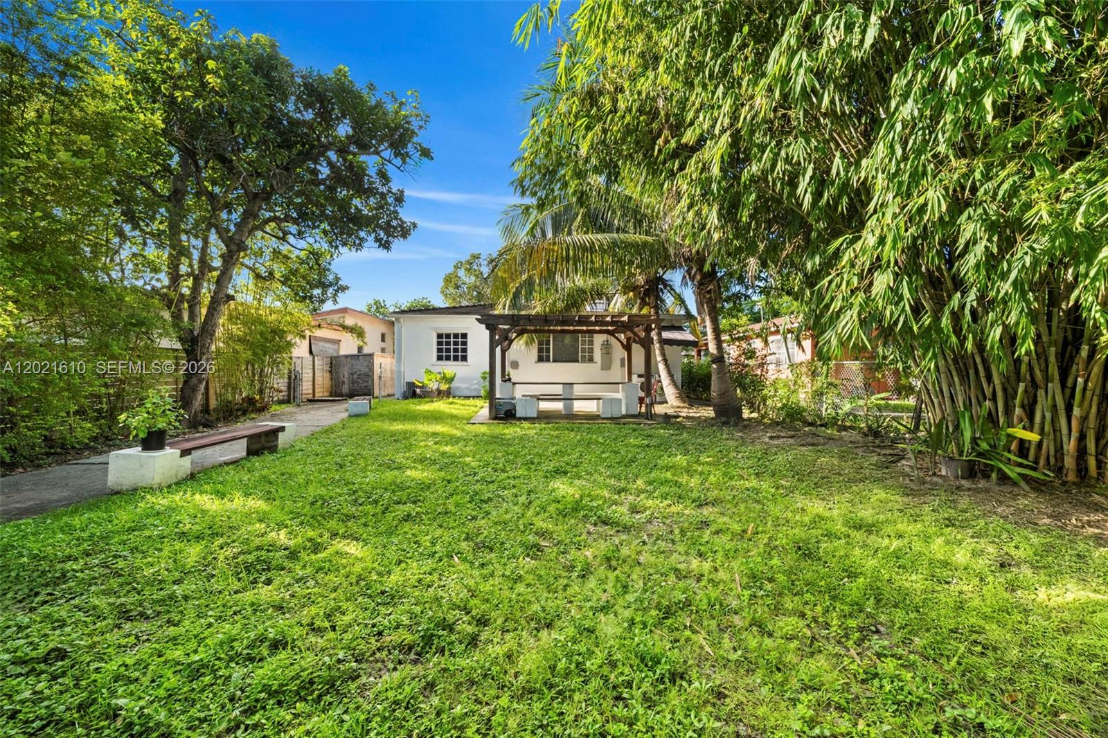 555 NE 73rd Street