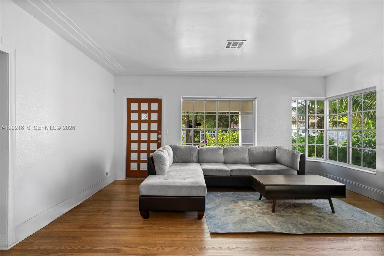 555 NE 73rd Street