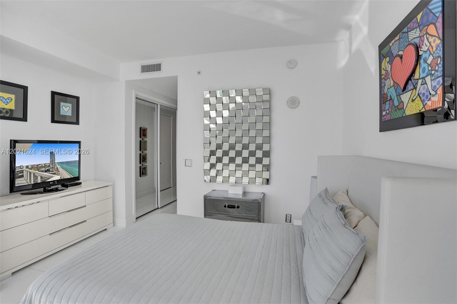 18201 Collins Avenue