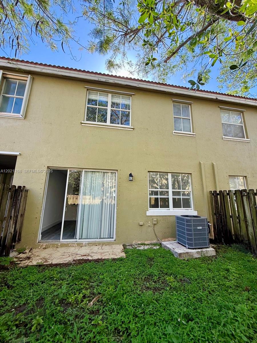 1445 SE 24th Road