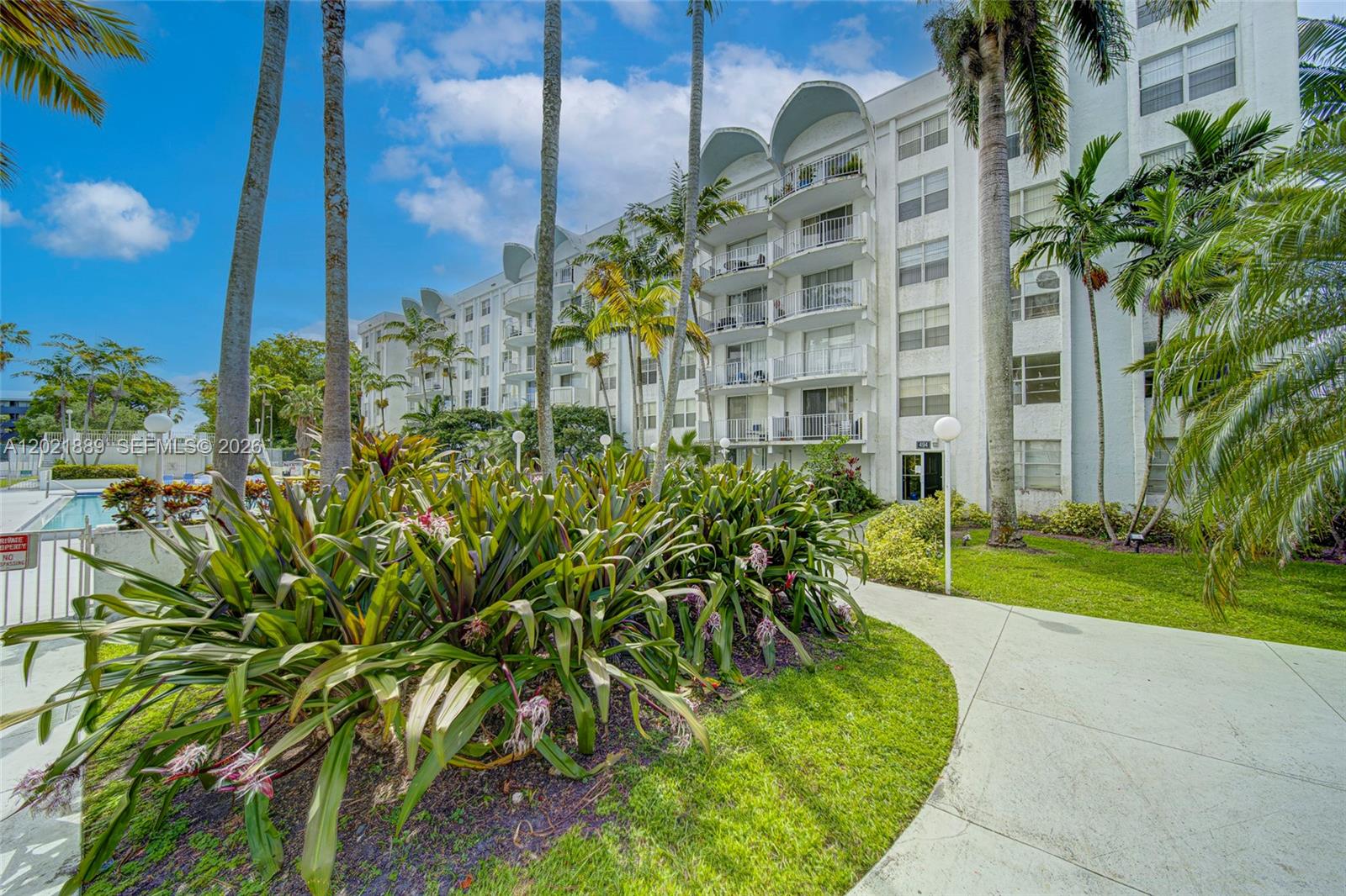 494 NW 165th St Road