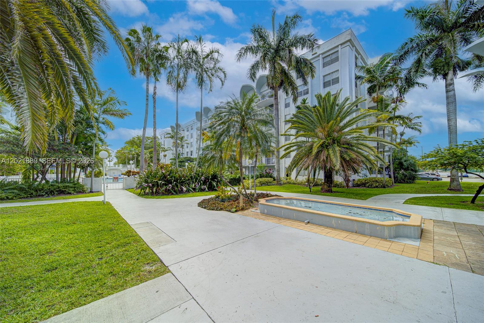 494 NW 165th St Road