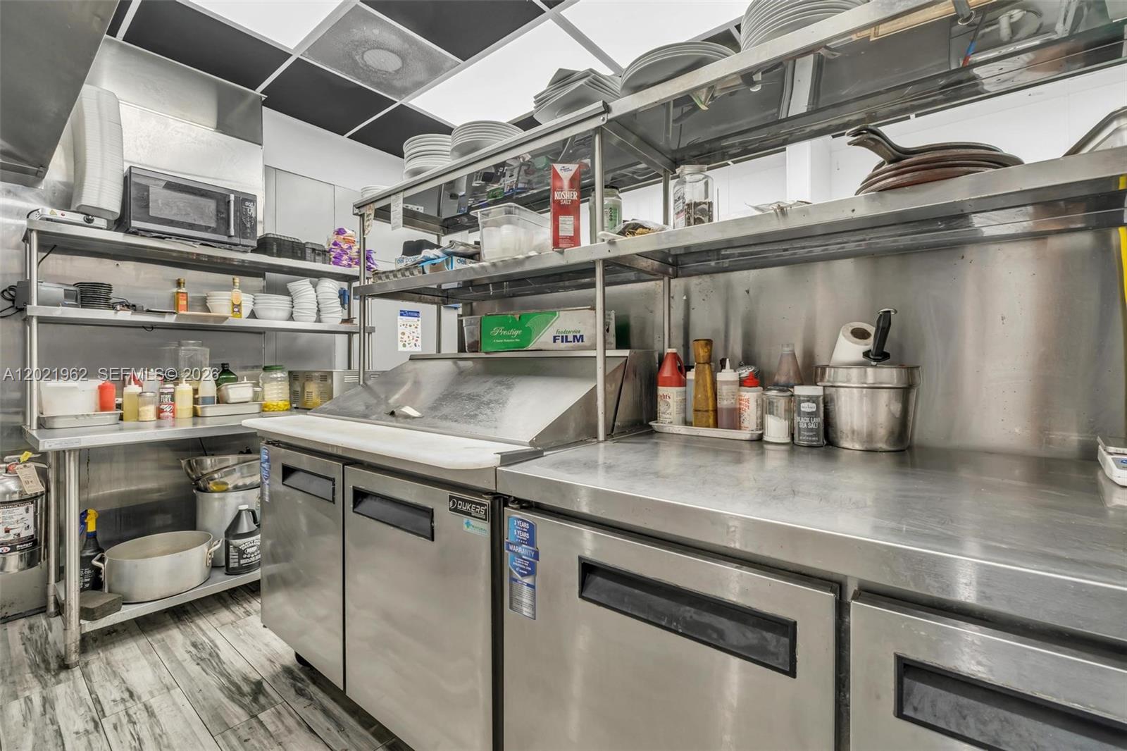 10548 SW 8