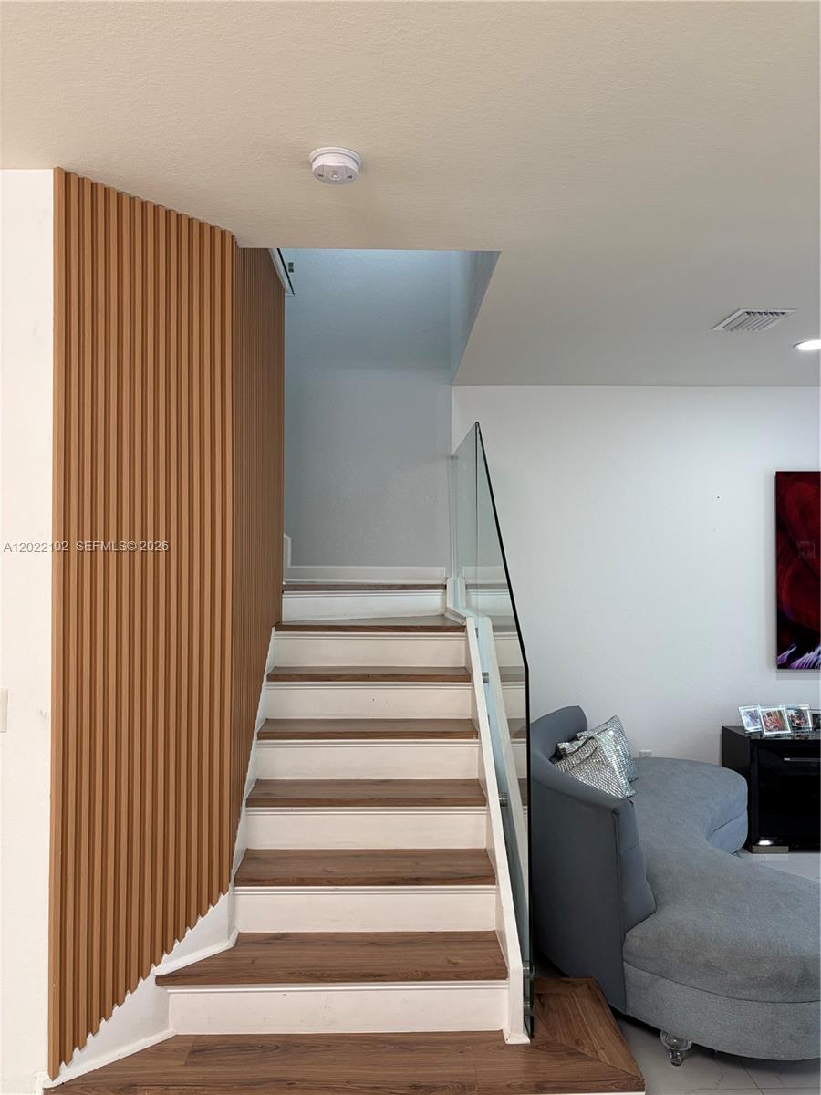 3409 W 92nd Place