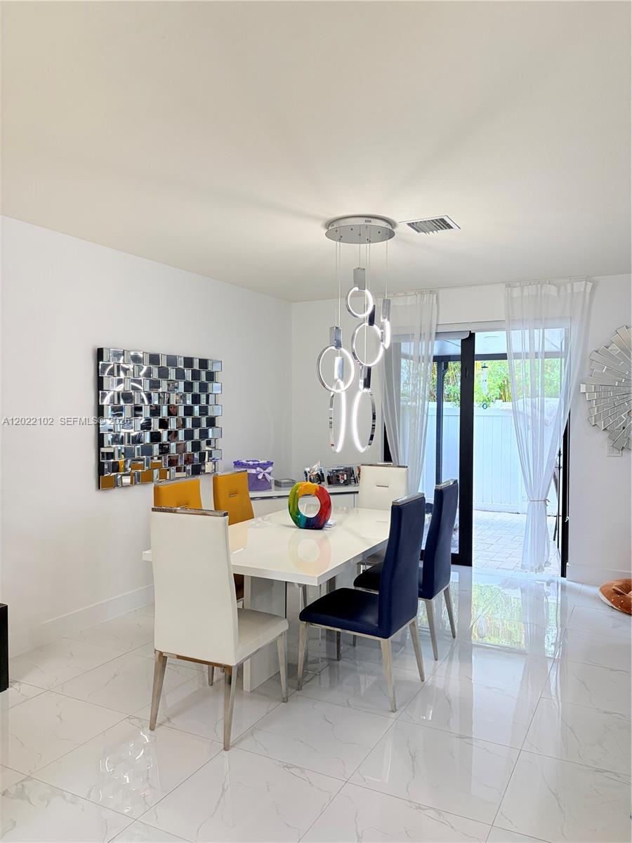 3409 W 92nd Place