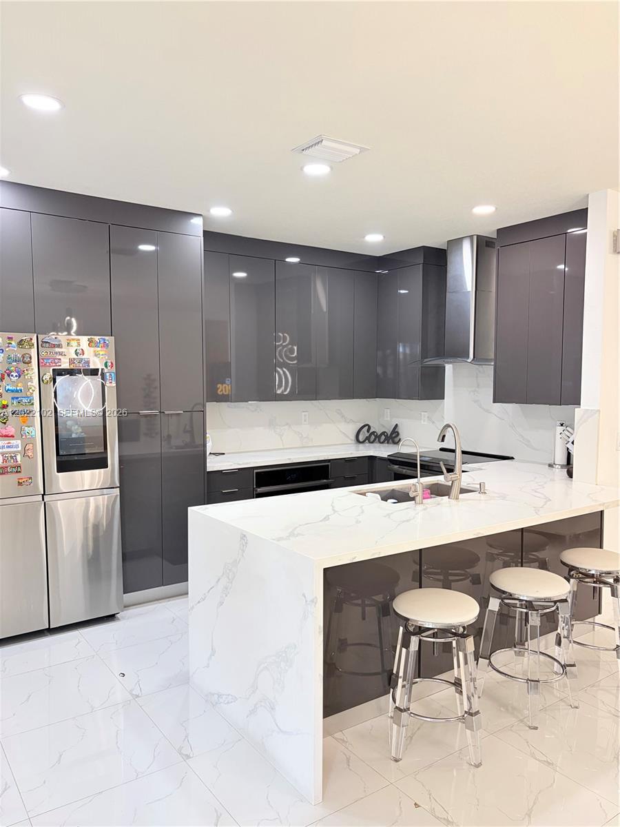 3409 W 92nd Place